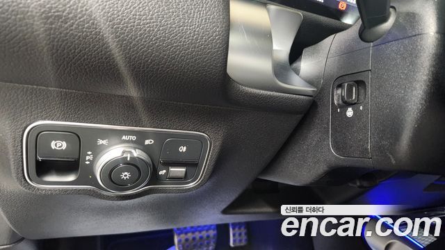 Mercedes-Benz GLB-Class 2026 — photo 12