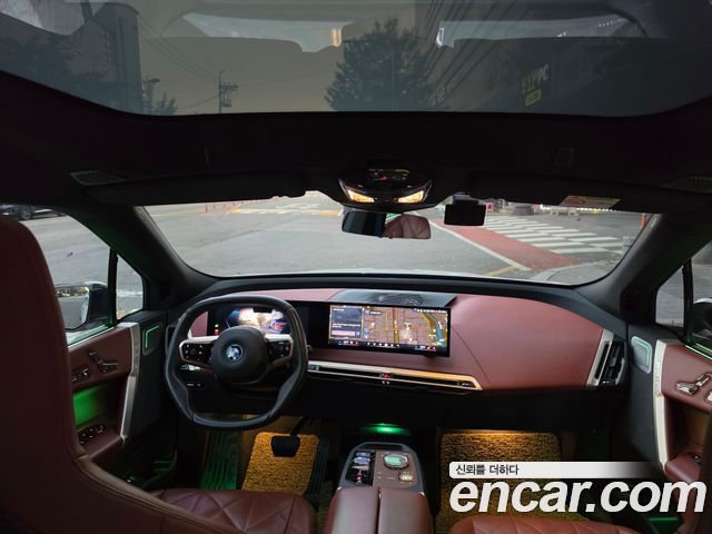 BMW iX 2023 — photo 10