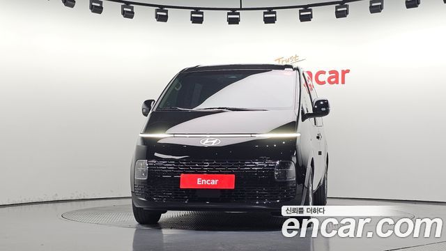 Hyundai Staria 2025 — photo 3