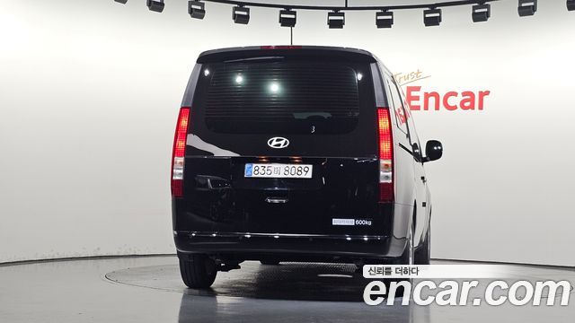 Hyundai Staria 2025 — photo 4