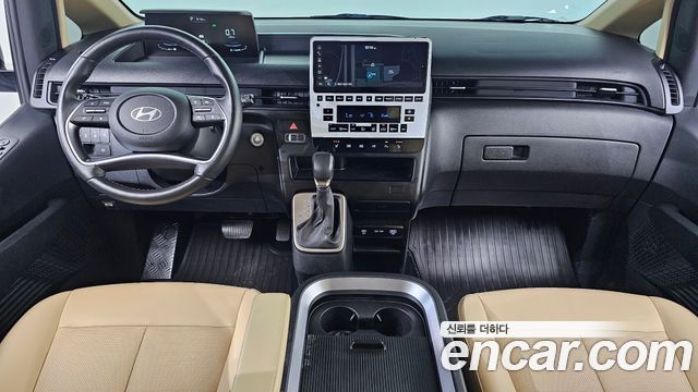 Hyundai Staria 2025 — photo 7