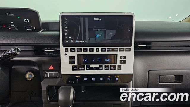 Hyundai Staria 2025 — photo 17