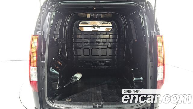 Hyundai Staria 2025 — photo 20