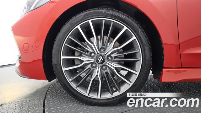 Hyundai AVANTE 2017 — photo 5
