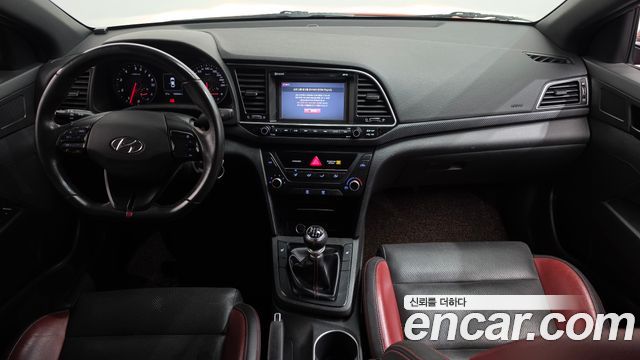 Hyundai AVANTE 2017 — photo 10