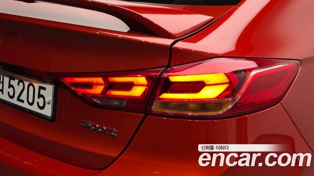 Hyundai AVANTE 2017 — photo 9