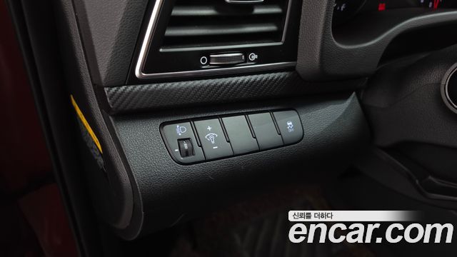 Hyundai AVANTE 2017 — photo 26