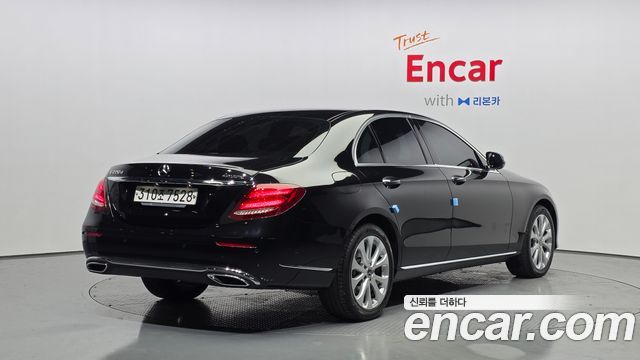 Mercedes-Benz E-Class 2019 — photo 2