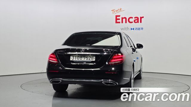 Mercedes-Benz E-Class 2019 — photo 4