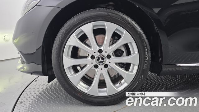 Mercedes-Benz E-Class 2019 — photo 5