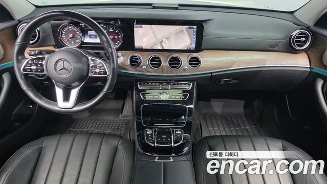 Mercedes-Benz E-Class 2019 — photo 10
