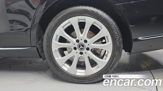 Mercedes-Benz E-Class 2019 — photo 7