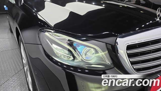 Mercedes-Benz E-Class 2019 — photo 8