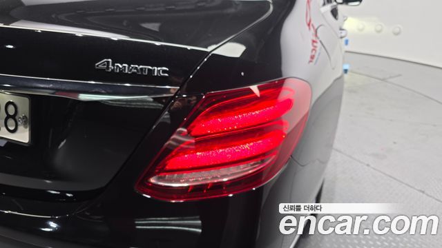 Mercedes-Benz E-Class 2019 — photo 9