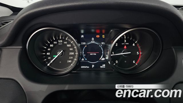 Land Rover Discovery Sport 2018 — photo 11
