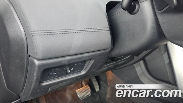 Land Rover Discovery Sport 2018 — photo 24