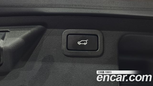 Land Rover Discovery Sport 2018 — photo 31