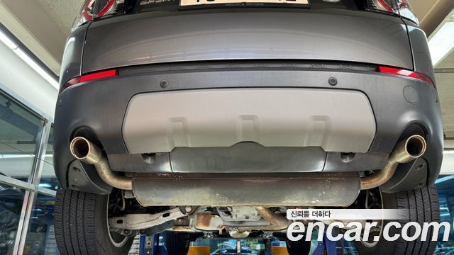 Land Rover Discovery Sport 2018 — photo 32