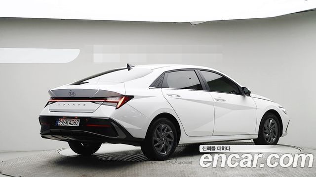 Hyundai AVANTE 2025 — photo 4
