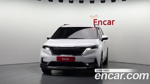 Kia Canival 2023 — photo 3