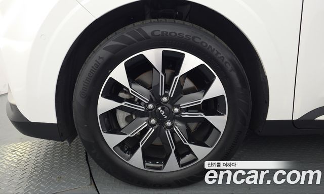 Kia Canival 2023 — photo 5