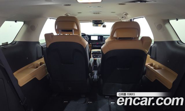 Kia Canival 2023 — photo 19