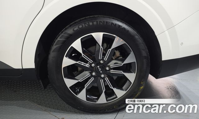Kia Canival 2023 — photo 7