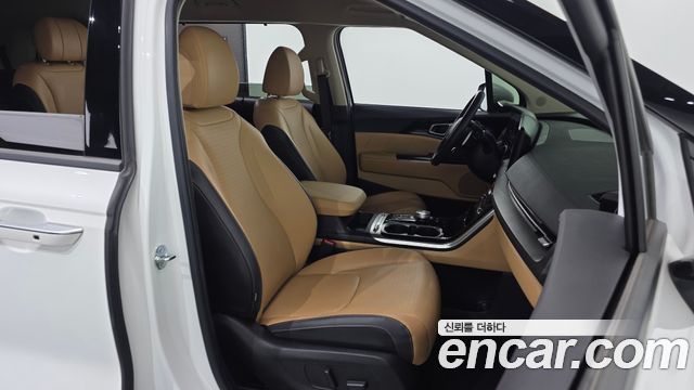 Kia Canival 2023 — photo 16