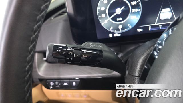 Kia Canival 2023 — photo 33