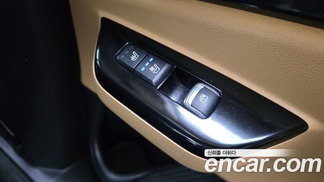 Kia Canival 2023 — photo 35