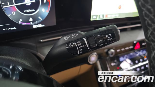 Kia Canival 2023 — photo 36