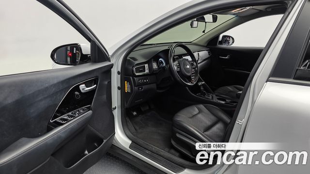 Kia Niro 2018 — photo 13