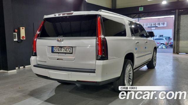 Cadillac Escalade 2018 — photo 2