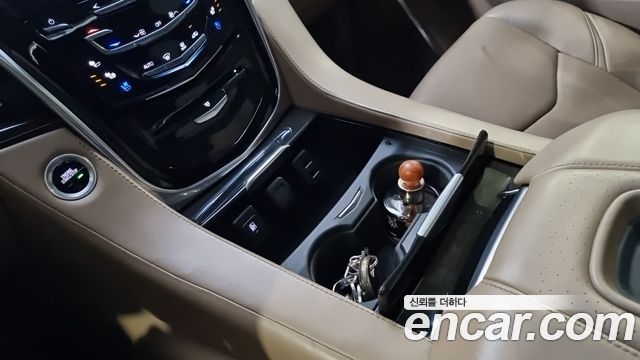 Cadillac Escalade 2018 — photo 14