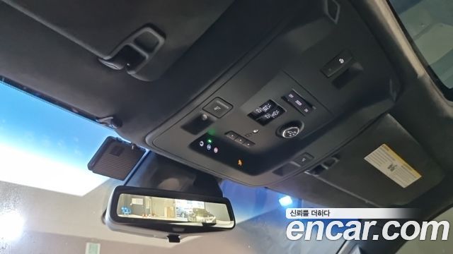 Cadillac Escalade 2018 — photo 15