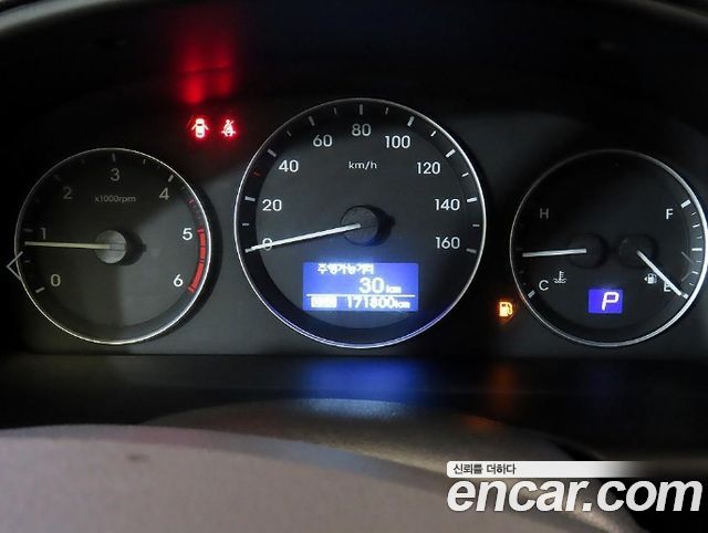 Hyundai Starex 2018 — photo 10