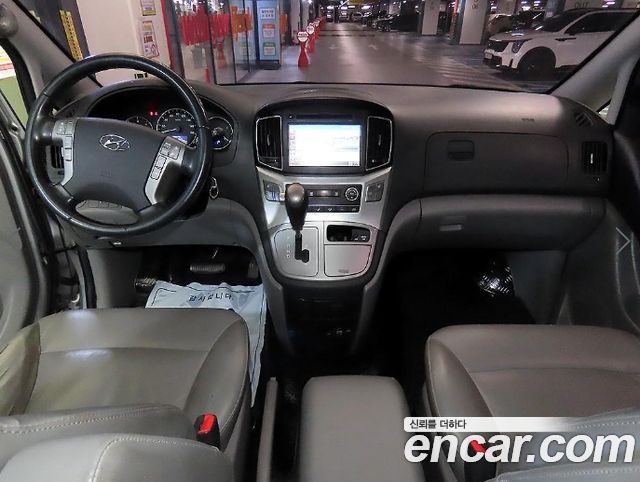 Hyundai Starex 2018 — photo 11