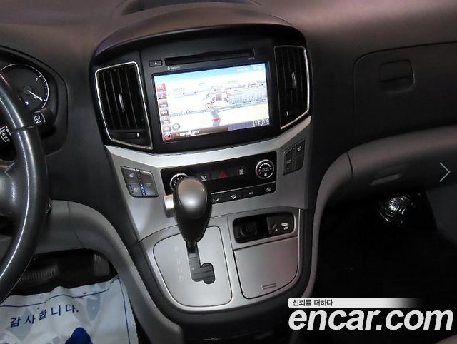 Hyundai Starex 2018 — photo 12