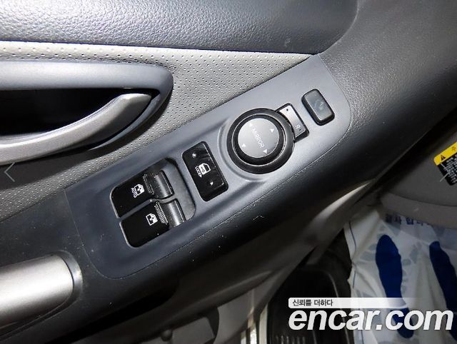 Hyundai Starex 2018 — photo 13