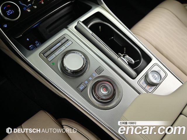 Genesis GV80 2023 — photo 13