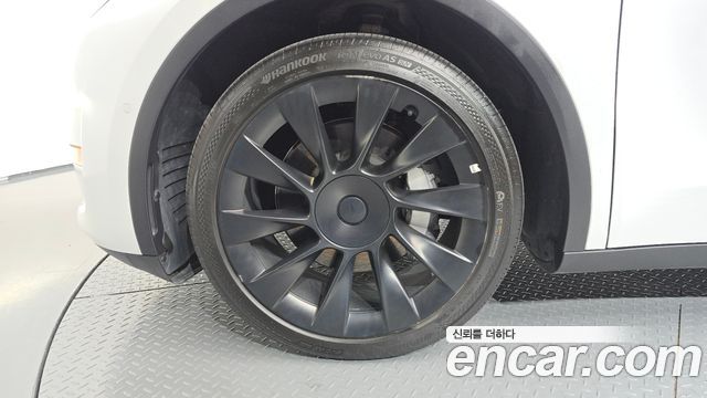 Tesla Model Y 2021 — photo 5