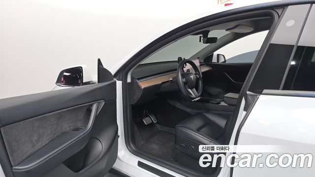 Tesla Model Y 2021 — photo 13