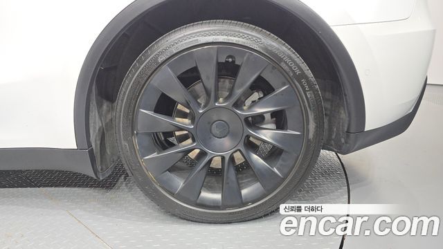 Tesla Model Y 2021 — photo 7