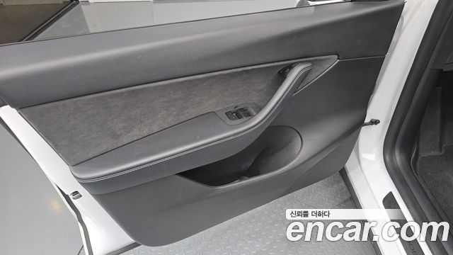 Tesla Model Y 2021 — photo 14