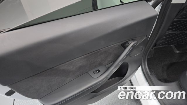 Tesla Model Y 2021 — photo 15