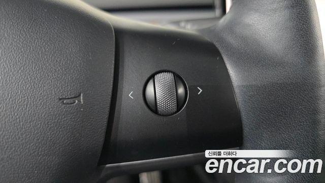 Tesla Model Y 2021 — photo 28