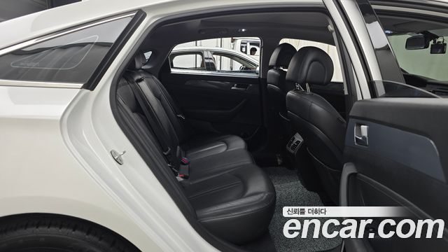 Hyundai Sonata 2016 — photo 17