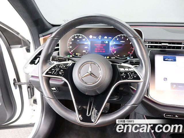 Mercedes-Benz E-Class 2024 — photo 15