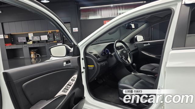 Hyundai Accent 2016 — photo 13
