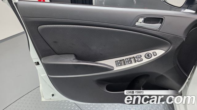 Hyundai Accent 2016 — photo 14